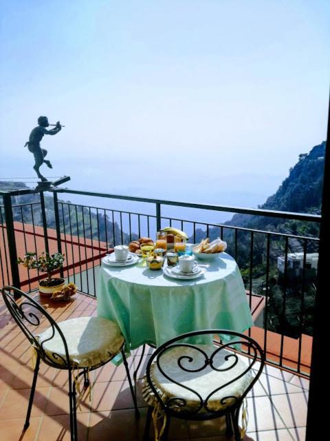 Domus Gaia Bed & Breakfast Amalfi Bagian luar foto